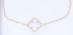 14kt Yellow gold mother of pearl clover bracelet