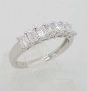 Elegant 1.00ctw Diamond Anniversary Band