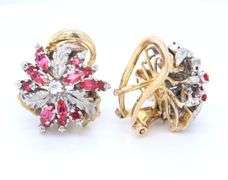 18kt Yellow Gold Retro Red and White Cubic Zirconia Ring with Matching Earrings
