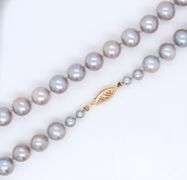 8.5mm Grey pearl strand necklace in yellow gold clasp