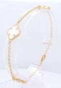Mother of pearl three clover bracelet in yellow gold