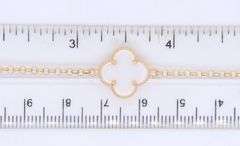 Mother of pearl three clover bracelet in yellow gold