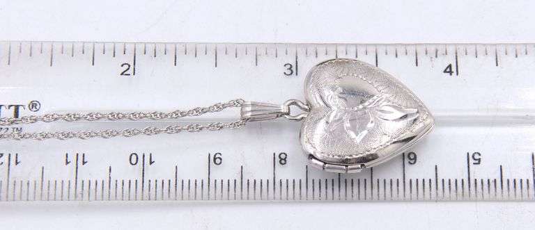 Group lot of 2 Vintage 925 sterling silver necklaces