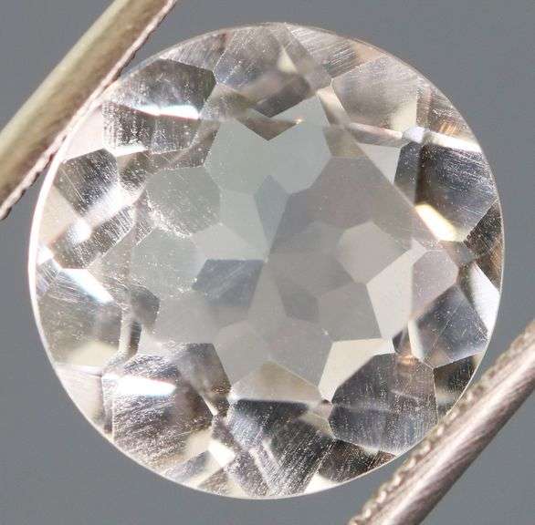 Dazzling 3.52ct diamond white Topaz solitaire