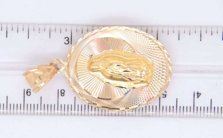 14kt Tri color gold reversible divine child and virgin Mary oval pendant