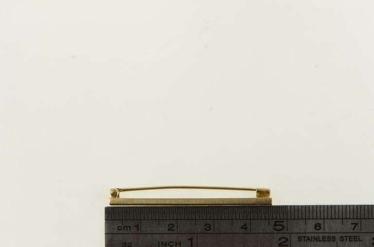 10K Yellow Gold Victorian Carved Leaf Squared Bar Pin/Brooch