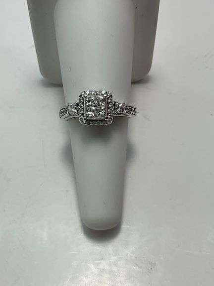 CERTIFIED 14K WHITE GOLD AND DIAMOND RING