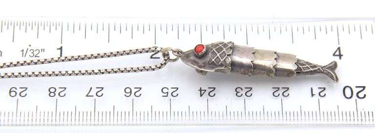 Vintage 925 sterling silver fish pendant on box chain necklace