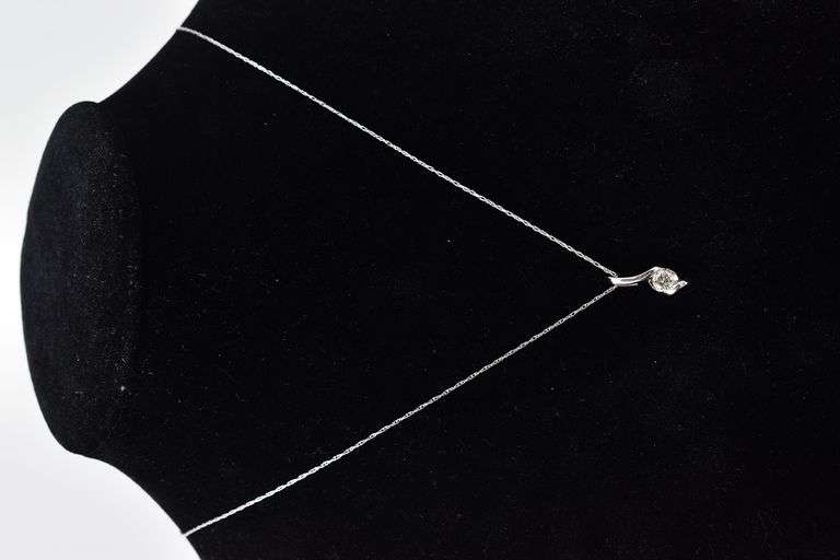 Show Stopping 14K White Gold Solitaire Diamond Pendant Necklace