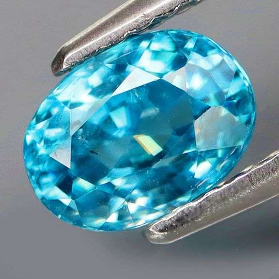 Glittering 1.41ct diamond luster blue Zircon