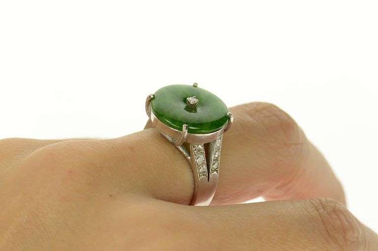 18K White Gold Jade Diamond Round Ornate Statement Ring
