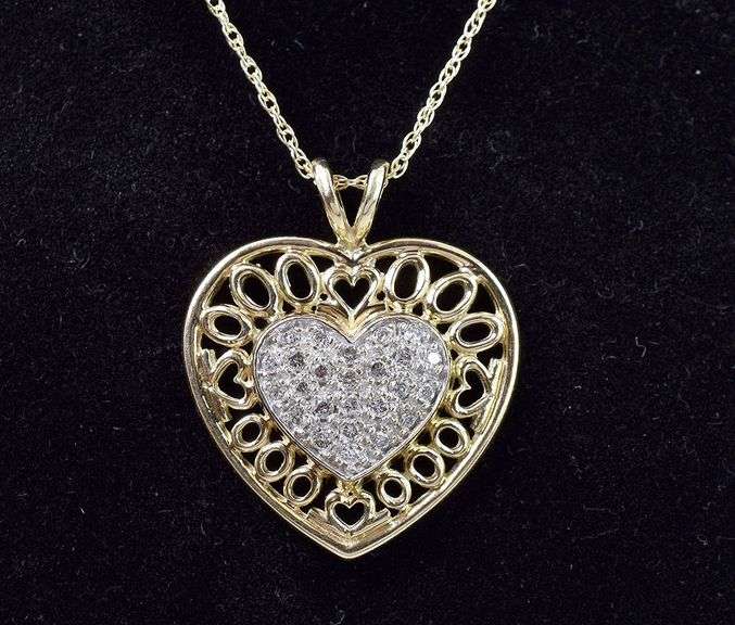 Adorable 10K Yellow Gold Diamond Heart Pendant Necklace