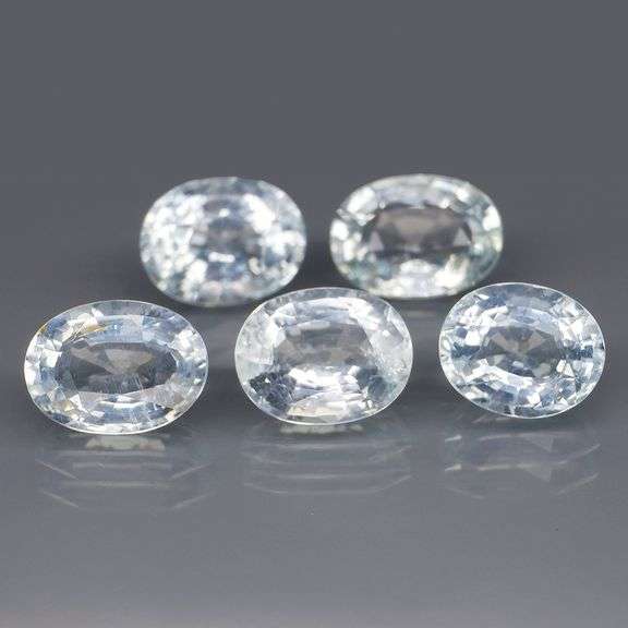 Gorgeous 6ct untreated platinum blue Aquamarine set