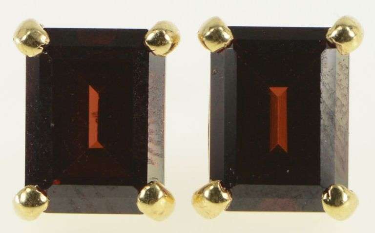 14K Yellow Gold Emerald Cut Solitaire Garnet Stud Earrings