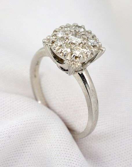 Nicely Styled 14K WG Diamond Cluster