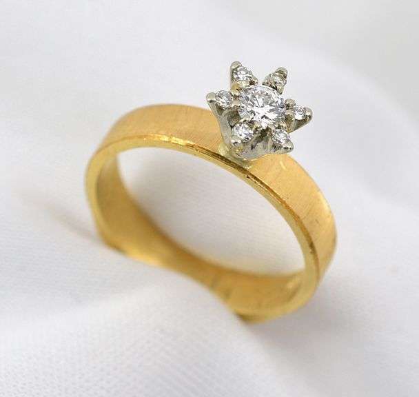Uniquely Designed 18K YG Star of Diamonds Ring