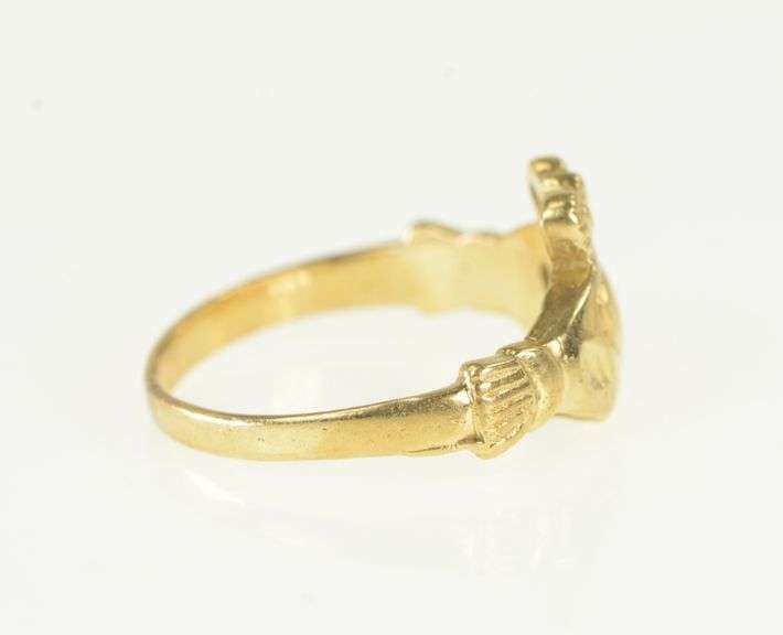 14K Yellow Gold Classic Claddagh Loyalty Symbol Wedding Ring