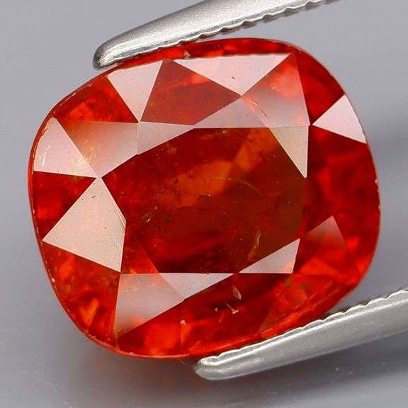 Impressive 4.55ct red orange Spessatite Garnet