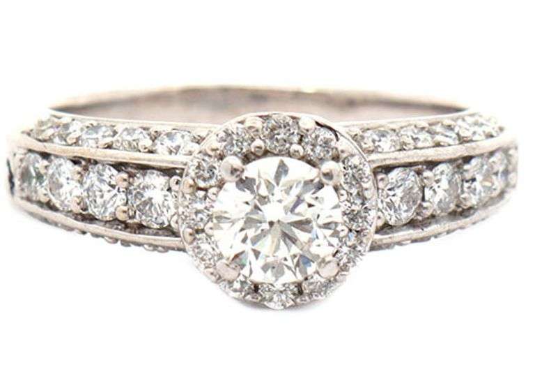 1.32ctw Round Diamond Halo Engagement Ring in 18K