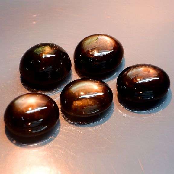 Dazzling 16.64ct Star Sapphire set