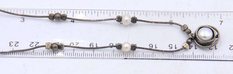 Vintage 925 sterling silver pearl pendant on chain necklace