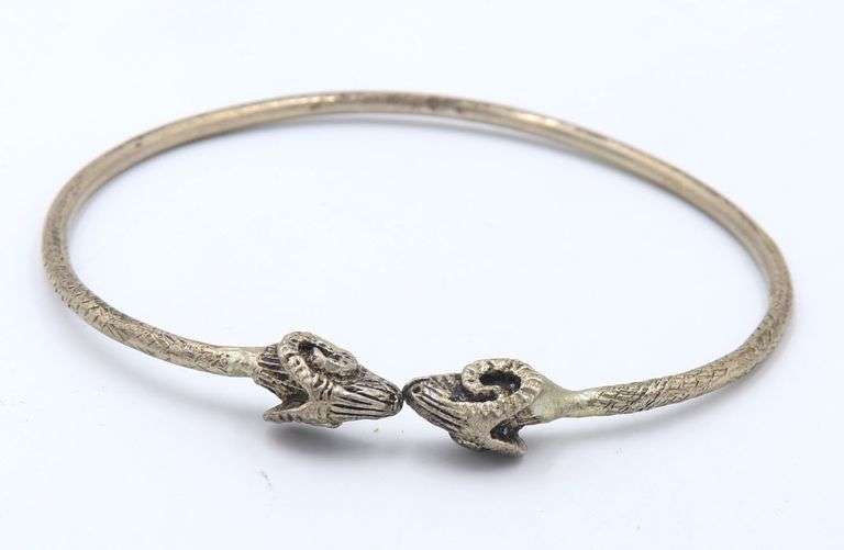 Group lot of 4 vintage 925 sterling silver bangles