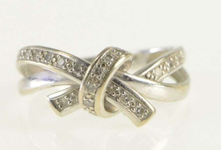 14K White Gold Diamond Bow Ribbon Vintage Statement Ring