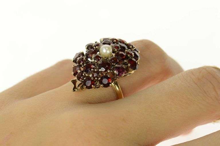 14K Yellow Gold Ornate 1950's Syn. Garnet Cluster Cocktail Ring