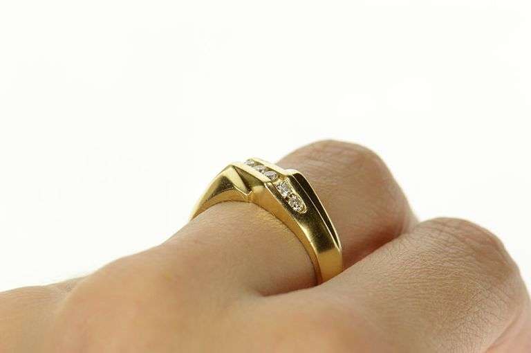 14K Yellow Gold 0.28 Ctw Men's Diamond Wedding Band Ring