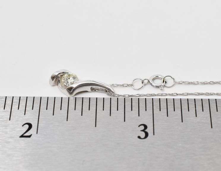 Show Stopping 14K White Gold Solitaire Diamond Pendant Necklace