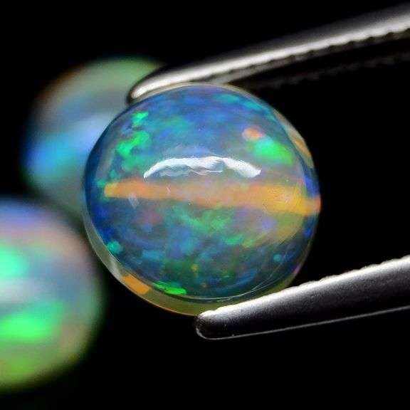 Beautiful 2.66ct unheated Ethiopian jelly opal set