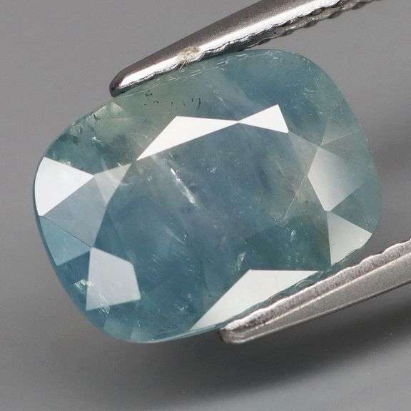 Charming 3.94ct bi-color Sapphire
