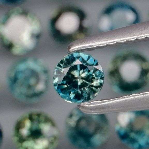 Heated only! 3.96ct diamond cut Sapphire set