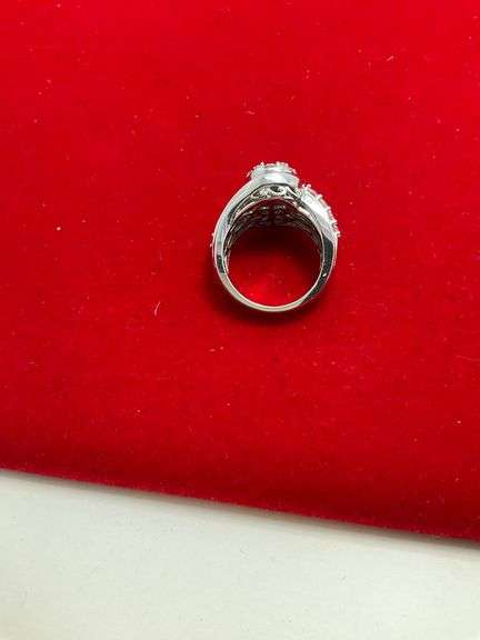 CERTIFIED 14K WHITE GOLD AND DIAMOND RING. 2.75 CARAT.