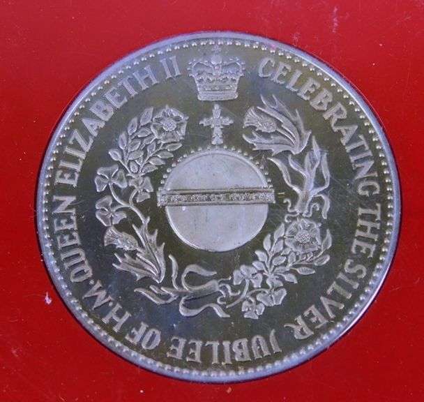 Queen Elizabeth Silver Jubilee 1977 Silver Medal