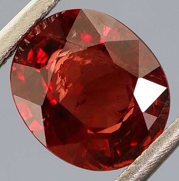 Flashing! 2.30ct collectors dark red Spinel