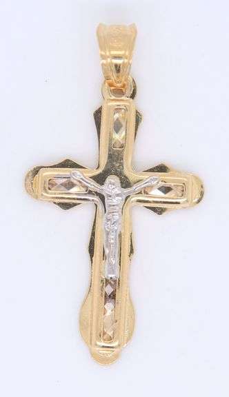 Cross crucifix pendant in 14kt yellow gold