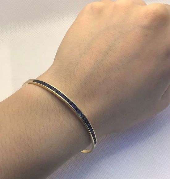 GORGEOUS AND ELEGANT 14K YELLOW GOLD PRINCESS CUT SAPPHIRE SLIP-ON BANGLE BRACELET