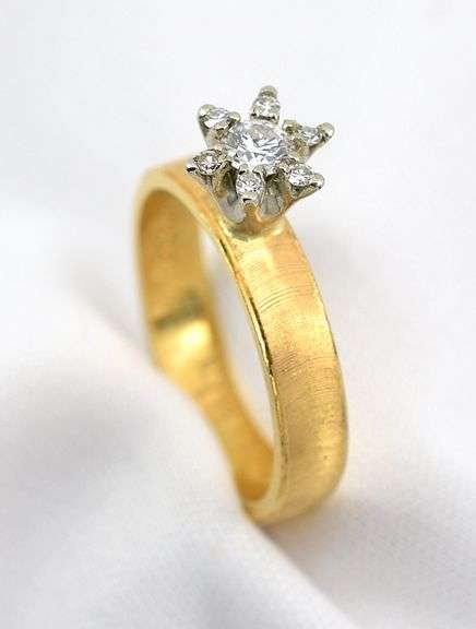 Uniquely Designed 18K YG Star of Diamonds Ring