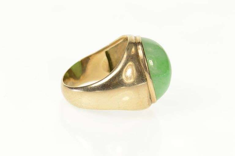 10K Yellow Gold Oval Jade Cabochon Retro Statement Ring