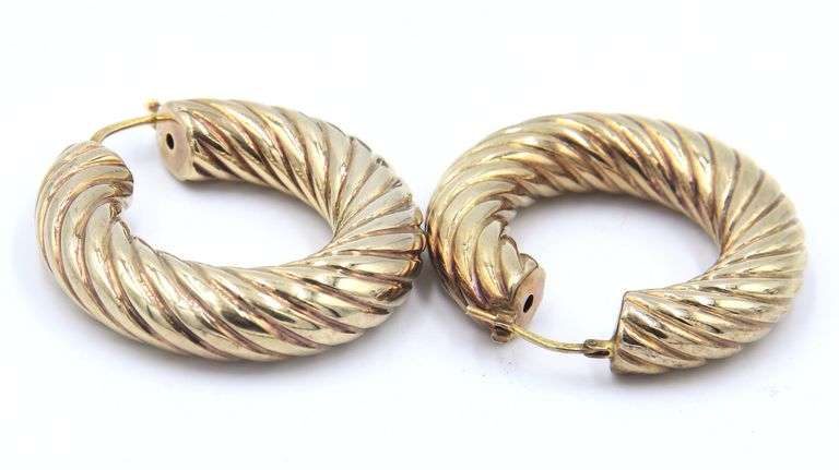 Group lot of vintage 925 sterling silver jewelry