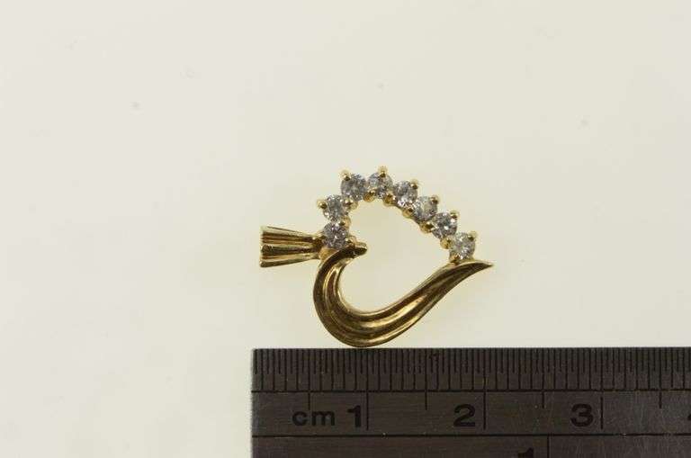 10K Yellow Gold Vintage Heart Simple CZ Love Symbol Pendant