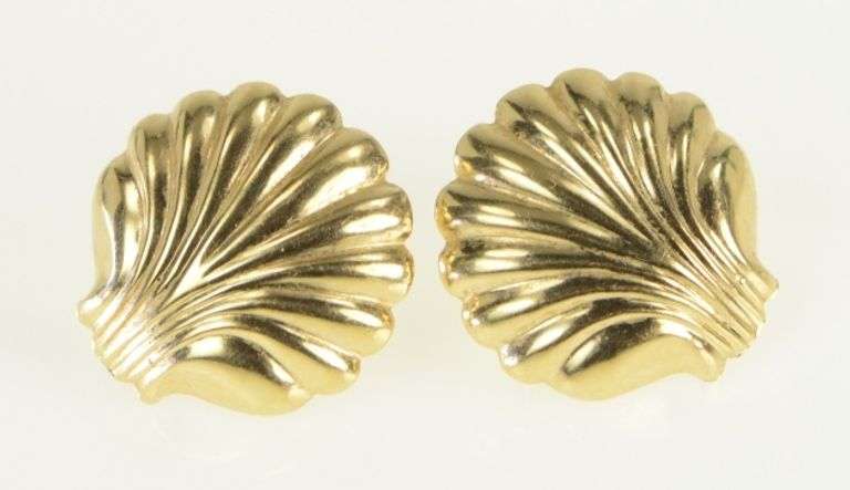 14K Yellow Gold Scallop Shell Beach Motif High Relief Earrings