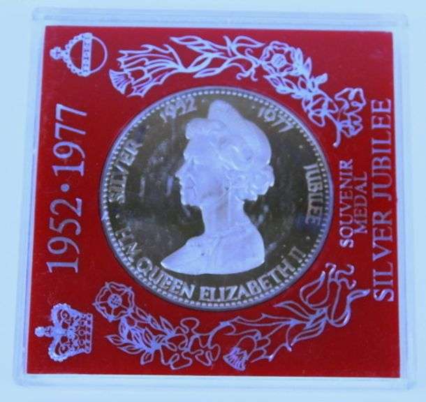 Queen Elizabeth Silver Jubilee 1977 Silver Medal