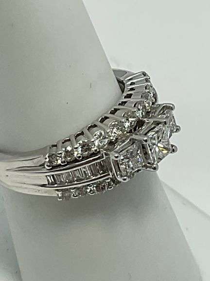 CERTIFIED 14K WHITE GOLD AND DIAMOND RING