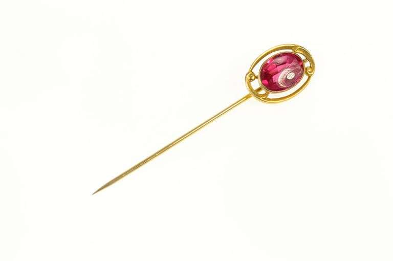 10K Yellow Gold Oval Syn. Ruby Victorian Ornate Stick Pin