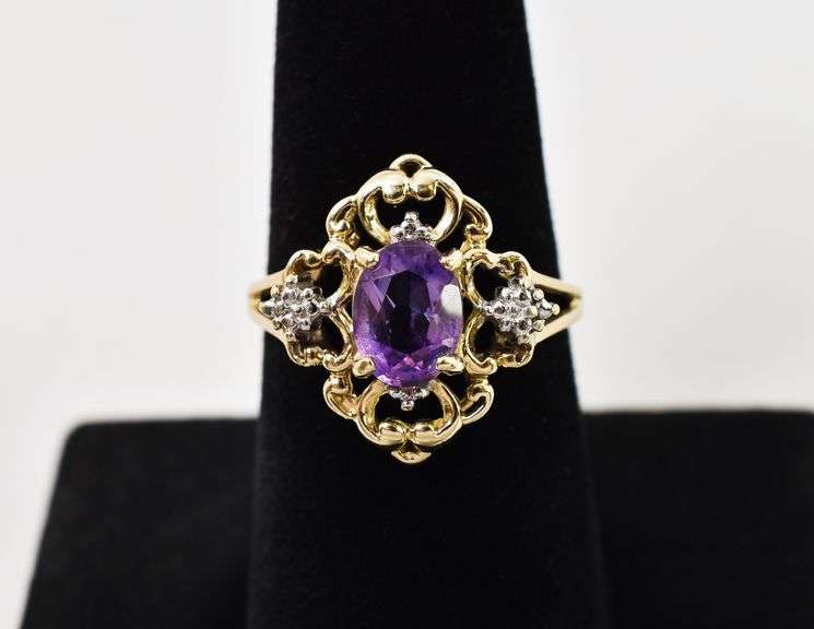 Beautiful 10K Yellow Gold Amethyst and Diamond Ring