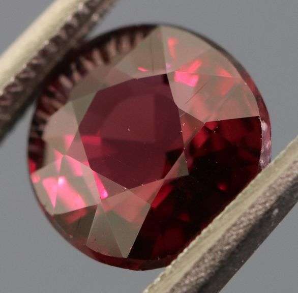 Simply lovely 2.18ct violet pink Rhodolite Garnet