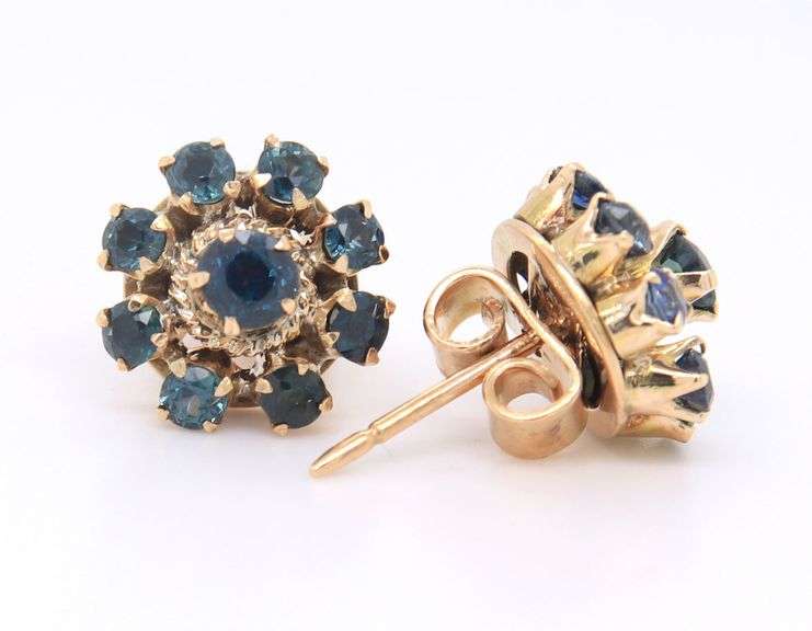 10kt Yellow gold blue sapphire flower stud earrings