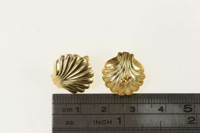 14K Yellow Gold Scallop Shell Beach Motif High Relief Earrings